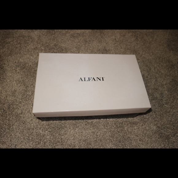 Alfant Black and White Wedges - Picture 7 of 13